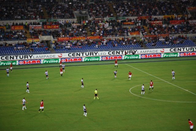 ALCUNI ESEMPI DI PUBBLICITA' ALLO STADIO:
